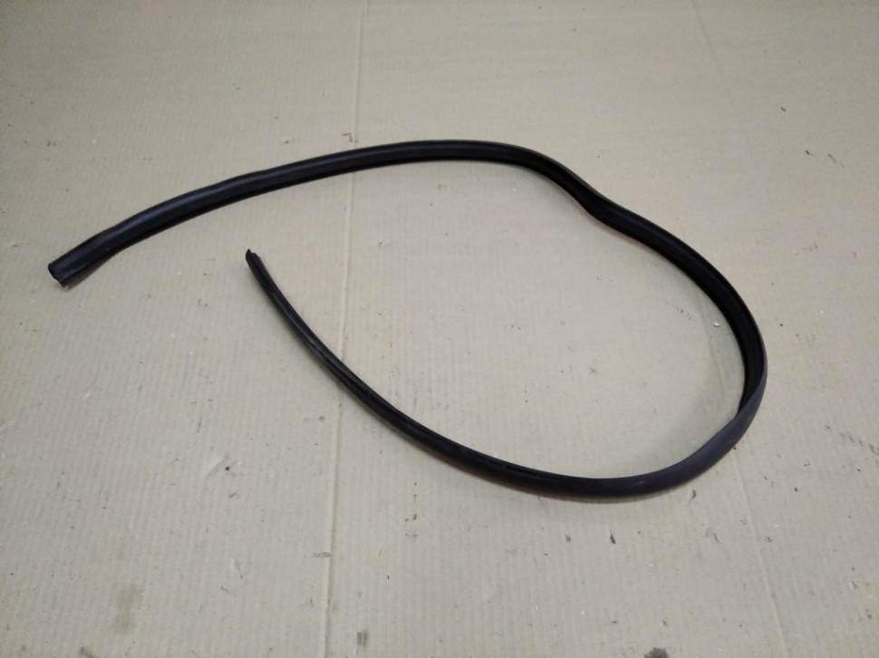 Уплотнитель MERCEDES-BENZ S-класс W221 (2005 - 2009) фото 1 — Разборка Мерседес