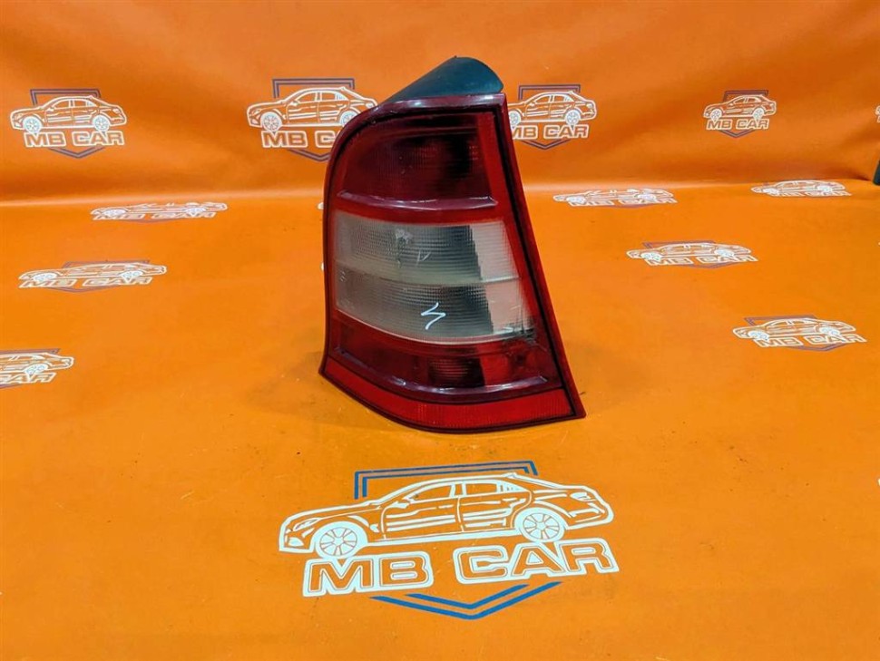 Фонарь задний правый MERCEDES-BENZ A-класс W168 рестайлинг (2001 - 2004) фото 1 — Разборка Мерседес