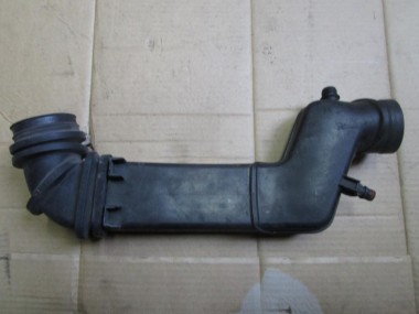 Патрубок воздушный MERCEDES-BENZ C-класс W202/S202 (1993 - 1997) — Разборка Мерседес