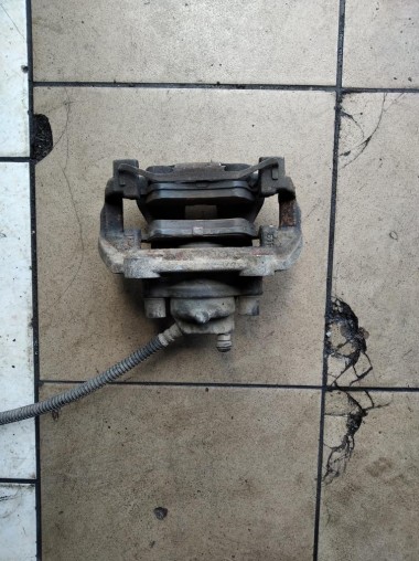 Суппорт задний левый MERCEDES-BENZ E-класс W211/S211 (2002 - 2006) — Разборка Мерседес