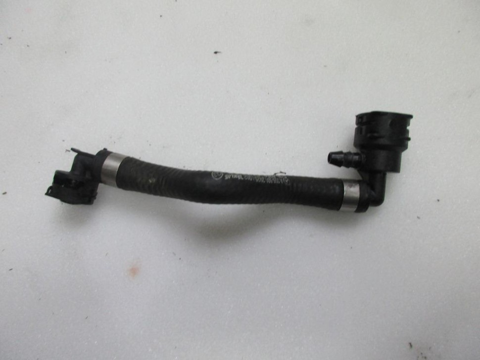 Трубка вентиляции расширительного бака MERCEDES-BENZ C-класс W205/S205/C205/A205 (2014 - 2018) фото 1 — Разборка Мерседес