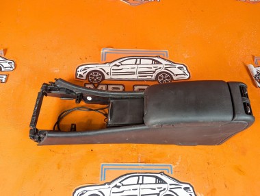Подлокотник MERCEDES-BENZ C-класс W203/S203/CL203 (2000 - 2004) &mdash; Разборка Мерседес