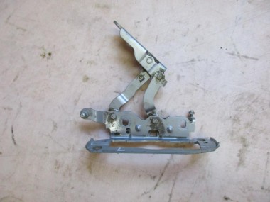 Петля капота MERCEDES-BENZ C-класс W204/S204 (2006 - 2011) — Разборка Мерседес