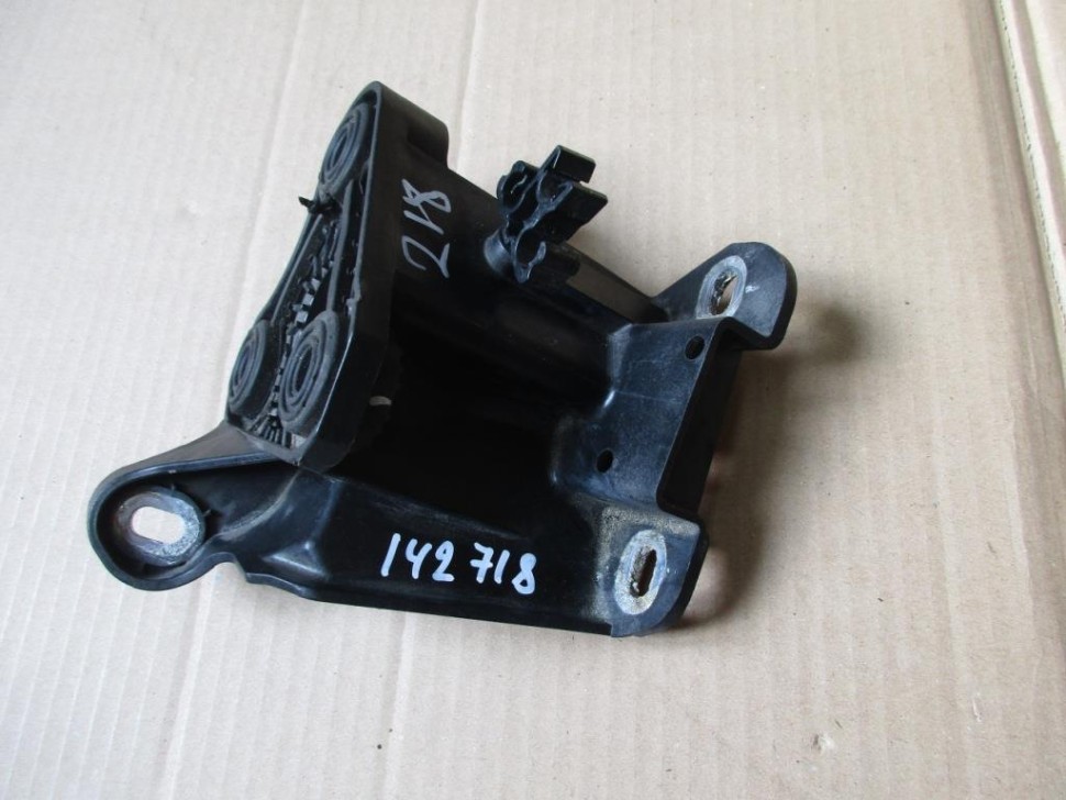 Кронштейн блока ABS MERCEDES-BENZ CLS-класс C218/X218 (2010 - 2014) фото 1 — Разборка Мерседес