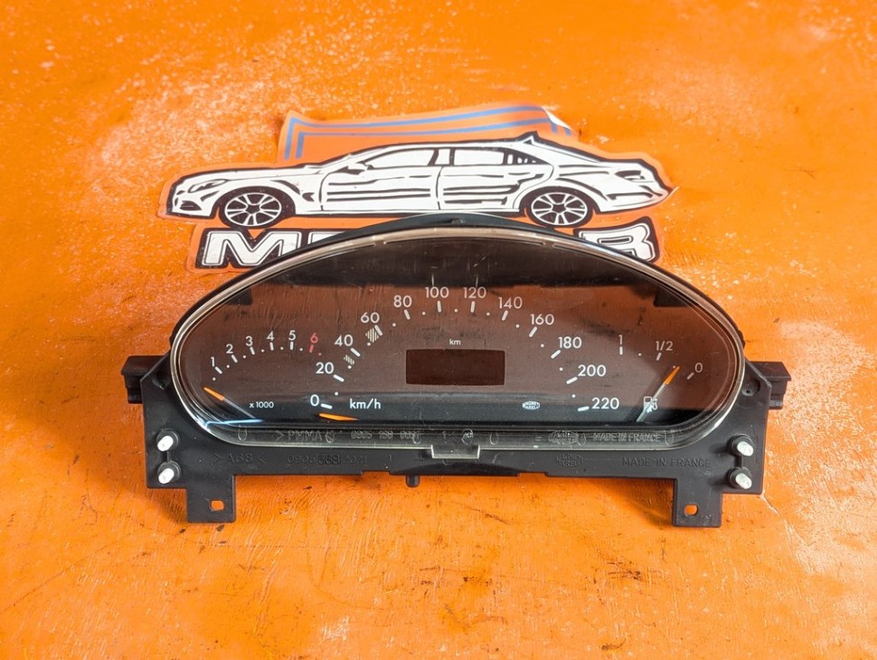 Щиток приборов MERCEDES-BENZ A-класс W168 рестайлинг (2001 - 2004) фото 1 &mdash; Разборка Мерседес