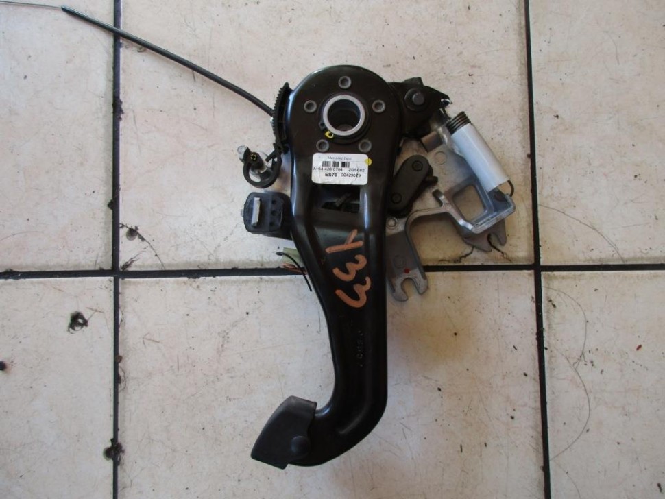 Педаль ручника MERCEDES-BENZ GL-класс X164 (2006 - 2009) фото 1 — Разборка Мерседес