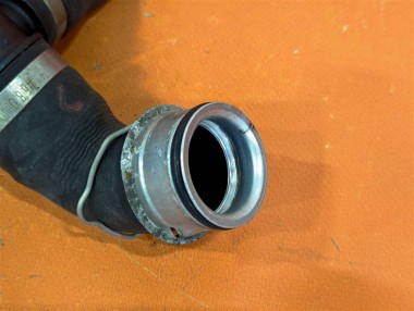 Патрубок радиатора MERCEDES-BENZ M-класс W164 (2005 - 2008) — Разборка Мерседес