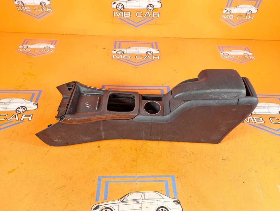 Подлокотник MERCEDES-BENZ A-класс W169 (2004 - 2008) A 150 1.5 CVT (95 л.с.) фото 1 &mdash; Разборка Мерседес