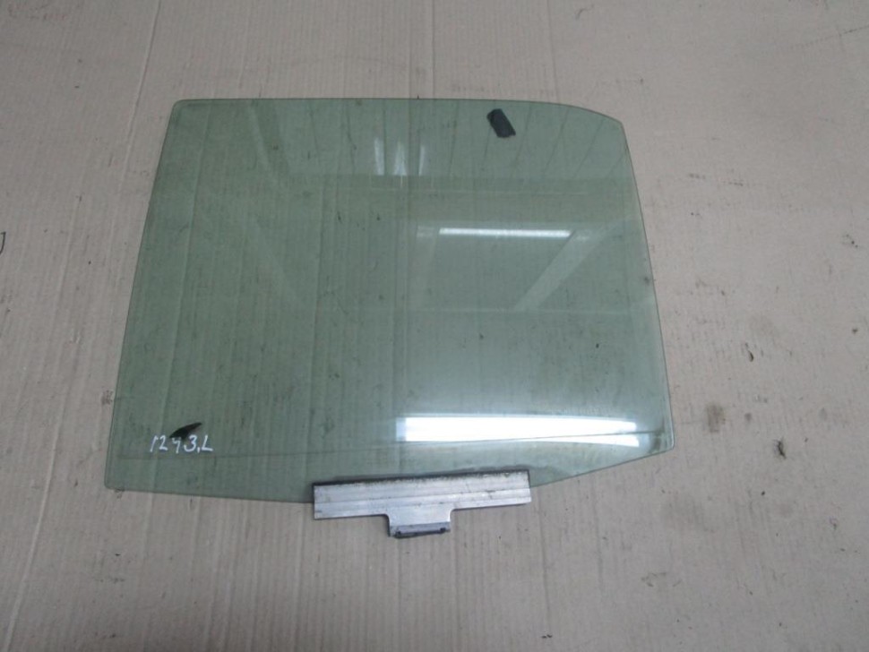 Стекло заднее левое MERCEDES-BENZ W124 W124/S124/C124/A124 (1984 - 1993) фото 1 — Разборка Мерседес