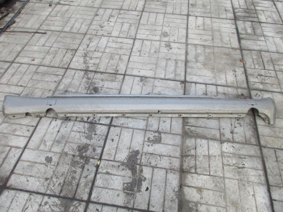 Порог пластиковый левый MERCEDES-BENZ W124 W124/S124/C124/A124 (1984 - 1993) фото 1 — Разборка Мерседес