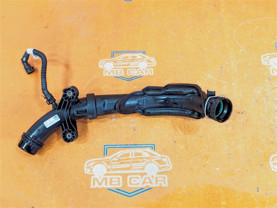 Патрубок интеркулера MERCEDES-BENZ CLA-класс C118/X118 (2019 - 2023) фото 1 — Разборка Мерседес