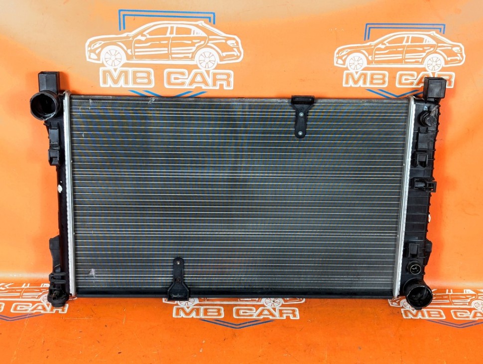 Радиатор MERCEDES-BENZ C-класс W203/S203/CL203 (2000 - 2004) фото 1 &mdash; Разборка Мерседес