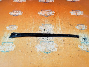 Молдинг лобового стекла MERCEDES-BENZ GLC-класс X253 рестайлинг (2019 - 2025) &mdash; Разборка Мерседес