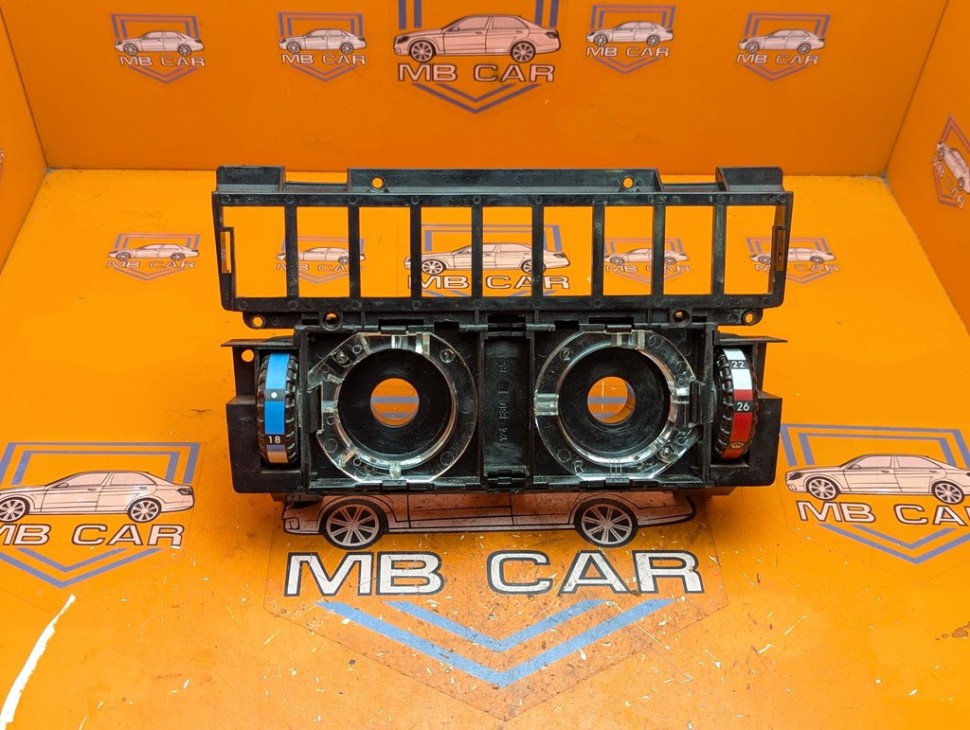 Панель управления климатом MERCEDES-BENZ E-класс W124/S124/C124/A124 (1984 - 1997) E 300 CDI 3.0 AT (136 л.с.) фото 1 &mdash; Разборка Мерседес