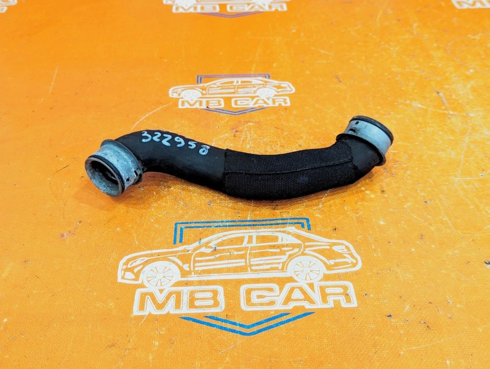 Патрубок радиатора MERCEDES-BENZ C-класс W204/S204/С204 рестайлинг (2011 - 2015) фото 1 — Разборка Мерседес