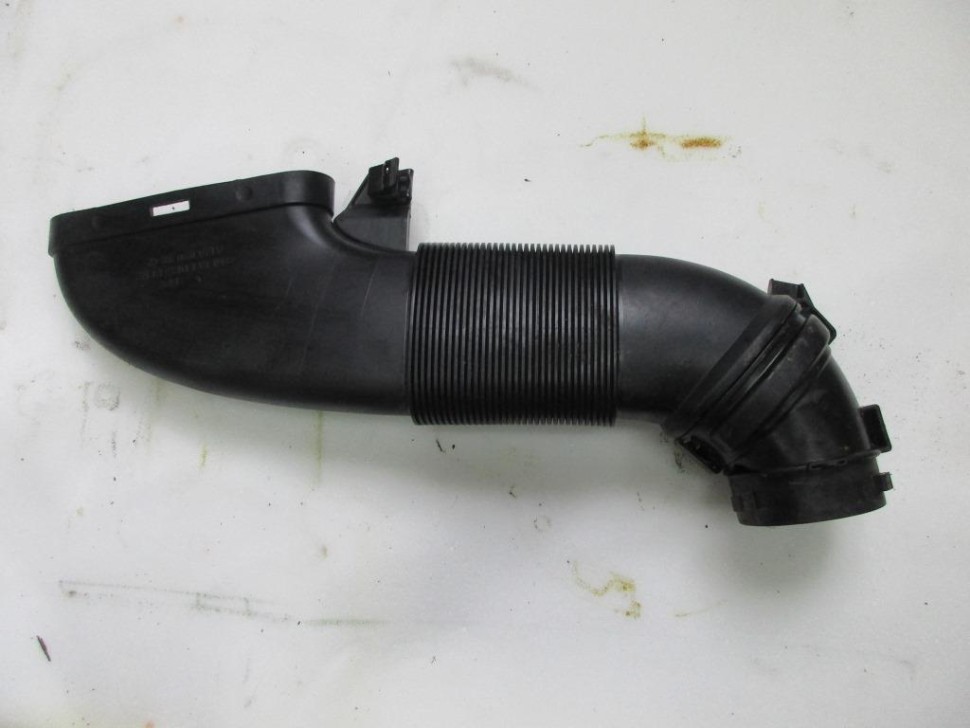 Патрубок воздушный MERCEDES-BENZ C-класс W205/S205/C205/A205 (2014 - 2018) фото 1 — Разборка Мерседес