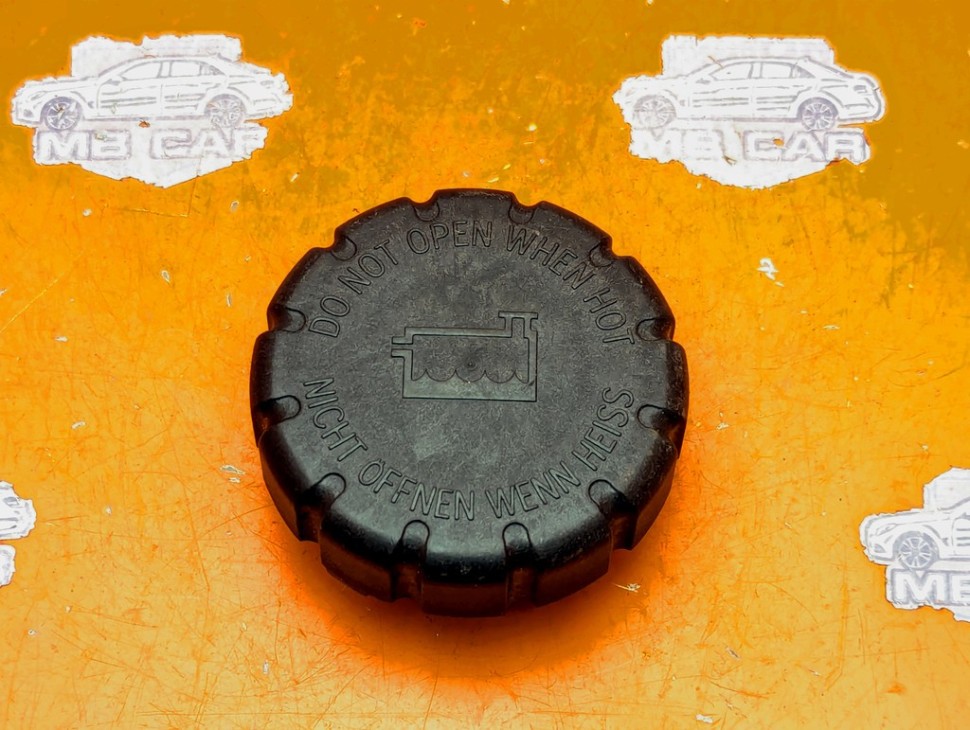 Крышка расширительного бачка MERCEDES-BENZ M-класс W164 (2005 - 2008) фото 1 — Разборка Мерседес