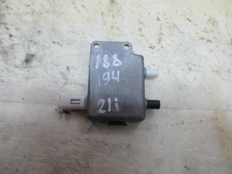 Антенный разветвитель MERCEDES-BENZ E-класс W211/S211 рестайлинг (2006 - 2009) фото 1 — Разборка Мерседес