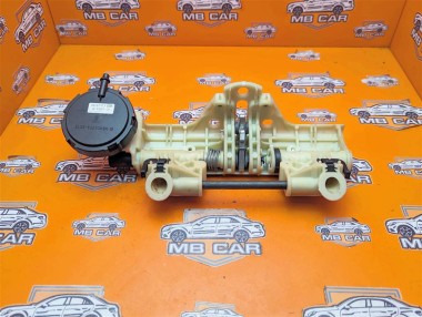 Механизм подголовника MERCEDES-BENZ S-класс W220 (1998 - 2005) — Разборка Мерседес