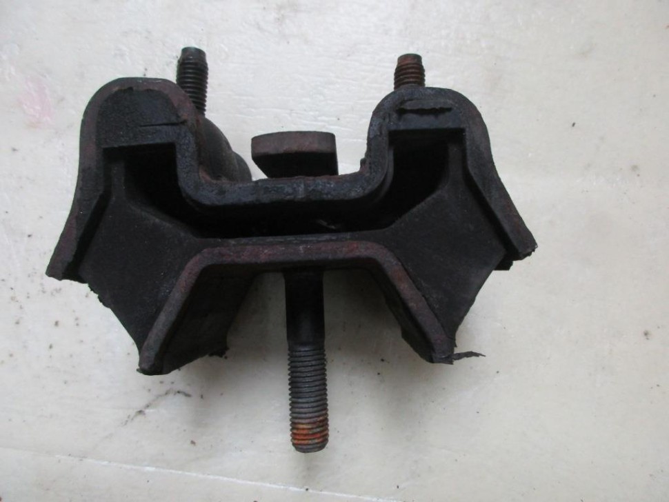 Опора двигателя MERCEDES-BENZ M-класс W163 рестайлинг (2001 - 2005) фото 1 — Разборка Мерседес