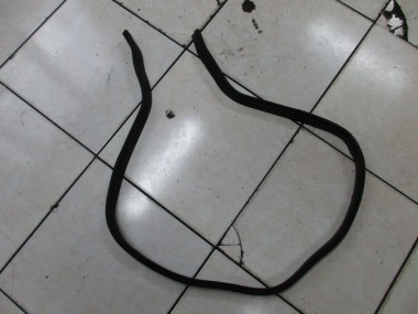 Уплотнитель моторного отсека MERCEDES-BENZ E-класс W211/S211 (2002 - 2006) — Разборка Мерседес