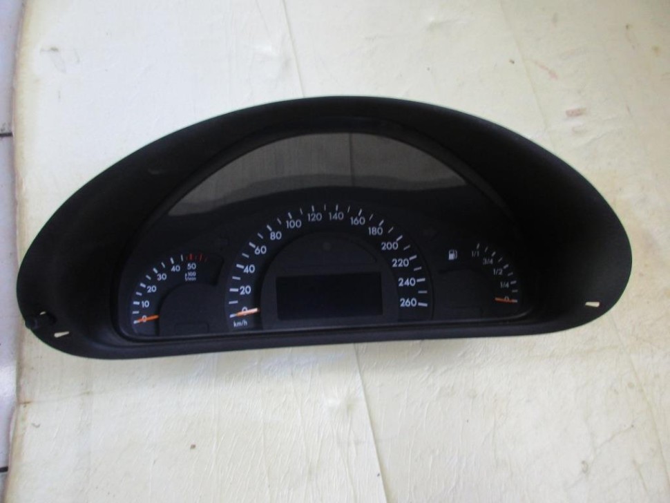 Щиток приборов MERCEDES-BENZ C-класс W203/S203/CL203 (2000 - 2004) фото 1 — Разборка Мерседес