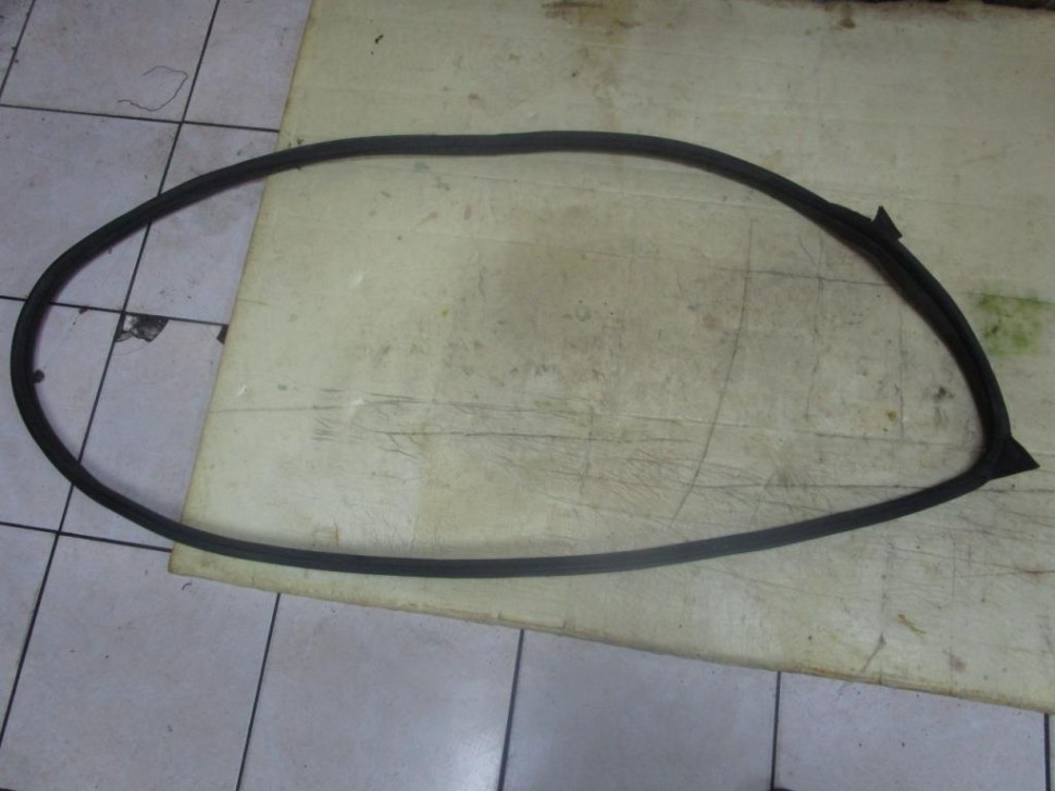 Уплотнитель дверного проема ( на кузове ) MERCEDES-BENZ CLS-класс C218/X218 рестайлинг (2014 - 2017) фото 1 — Разборка Мерседес