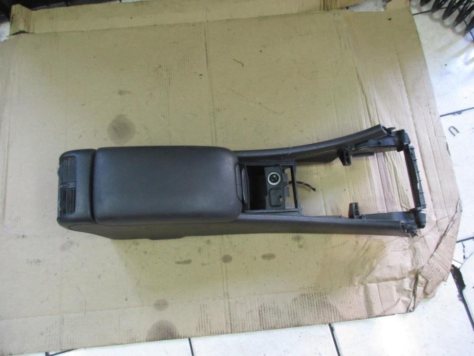 Подлокотник MERCEDES-BENZ C-класс W203/S203/CL203 (2000 - 2004) фото 1 — Разборка Мерседес