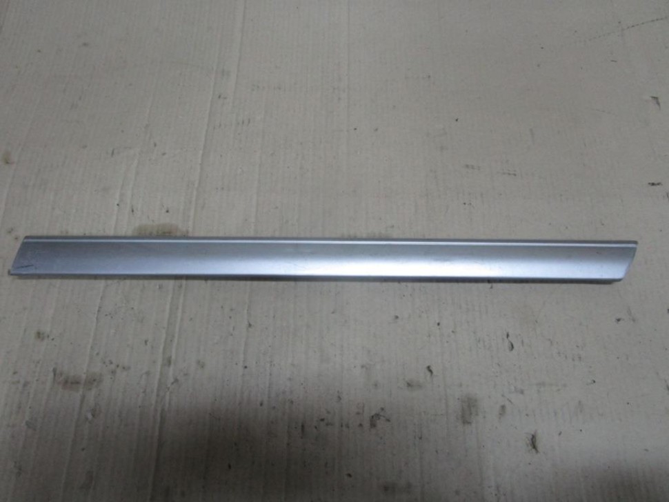 Молдинг двери MERCEDES-BENZ C-класс W202/S202 (1993 - 1997) фото 1 — Разборка Мерседес