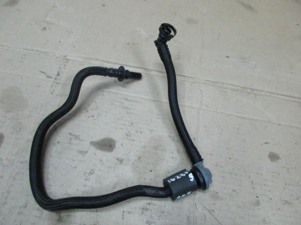 Трубка вакуумная MERCEDES-BENZ C-класс W205/S205/C205/A205 (2014 - 2018) фото 1 — Разборка Мерседес