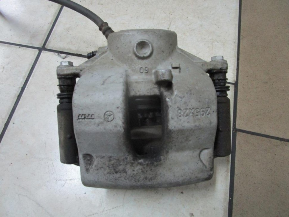 Суппорт передний левый MERCEDES-BENZ C-класс W204/S204 (2006 - 2011) фото 1 — Разборка Мерседес