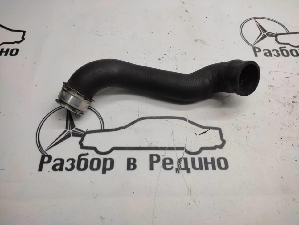Патрубок радиатора MERCEDES-BENZ C-класс W203/S203/CL203 (2000 - 2004) фото 1 — Разборка Мерседес