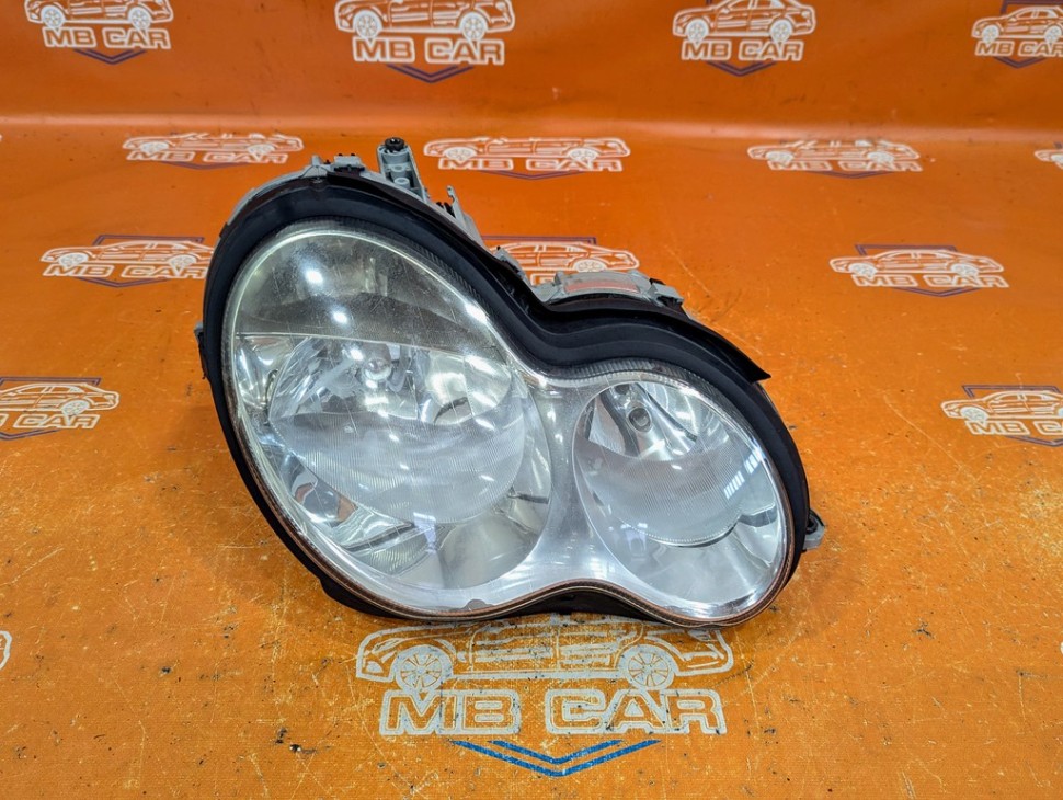 Фара правая MERCEDES-BENZ C-класс W203/S203/CL203 рестайлинг (2004 - 2008) фото 1 — Разборка Мерседес