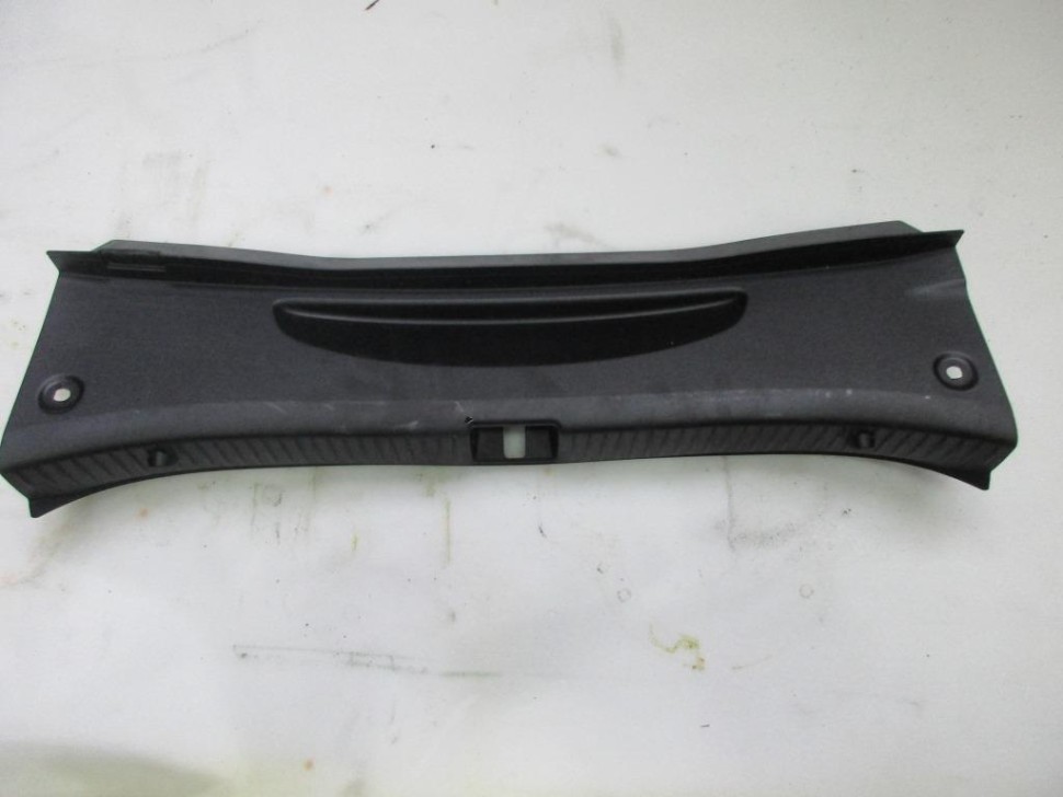 Накладка замка багажника MERCEDES-BENZ C-класс W205/S205/C205/A205 (2014 - 2018) фото 1 — Разборка Мерседес