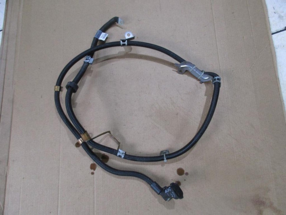 Провод генератора MERCEDES-BENZ E-класс W212/S212/C207/A207 рестайлинг (2013 - 2016) фото 1 — Разборка Мерседес