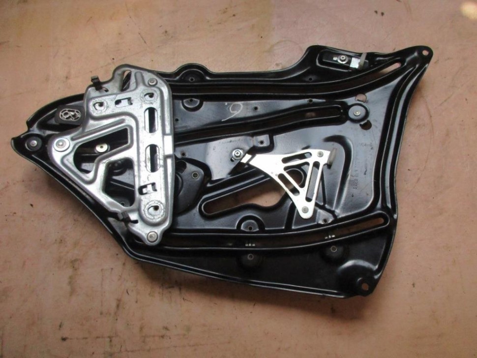 Стеклоподъемник задний правый MERCEDES-BENZ CLK-класс C209/W209 рестайлинг (2005 - 2010) фото 1 &mdash; Разборка Мерседес