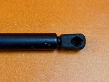 Амортизатор крышки багажника MERCEDES-BENZ A-класс W168 рестайлинг (2001 - 2004) — Разборка Мерседес