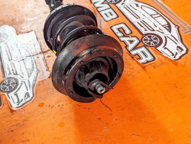 Стойка передняя MERCEDES-BENZ C-класс W203/S203/CL203 рестайлинг (2004 - 2008) &mdash; Разборка Мерседес