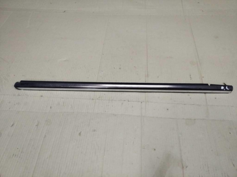 Молдинг стекла двери MERCEDES-BENZ S-класс W220 (1998 - 2005) фото 1 — Разборка Мерседес