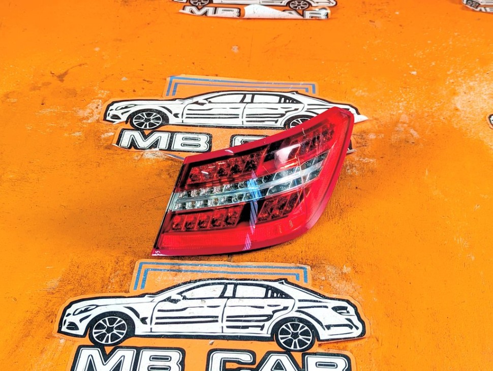 Фонарь задний правый MERCEDES-BENZ E-класс W212/S212/C207/A207 (2009 - 2013) фото 1 &mdash; Разборка Мерседес