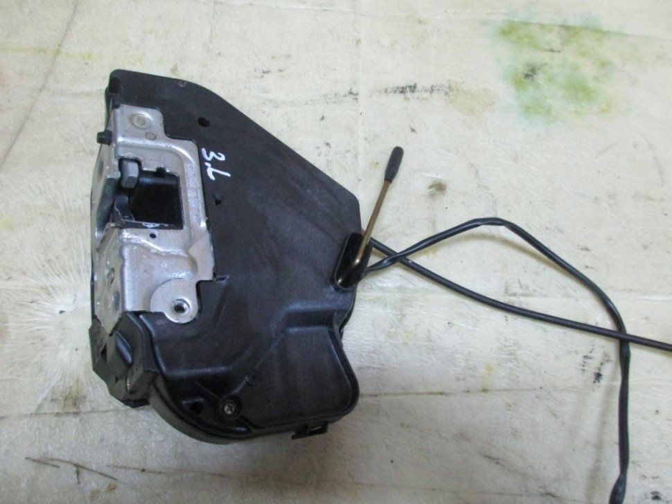 Замок двери задней левой MERCEDES-BENZ C-класс W203/S203/CL203 (2000 - 2004) фото 1 — Разборка Мерседес