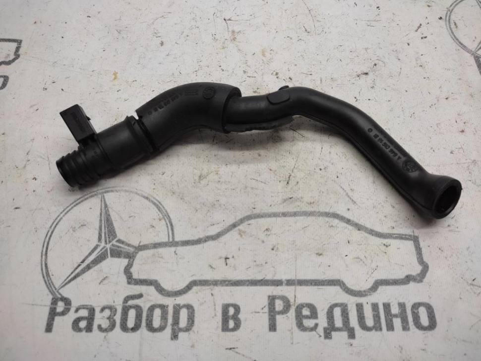 Трубка вентиляции картерных газов MERCEDES-BENZ C-класс W204/S204 (2006 - 2011) фото 1 — Разборка Мерседес