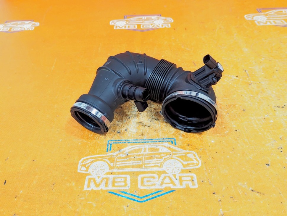 Патрубок воздушный MERCEDES-BENZ GLE-класс W166 (2015 - 2018) фото 1 — Разборка Мерседес