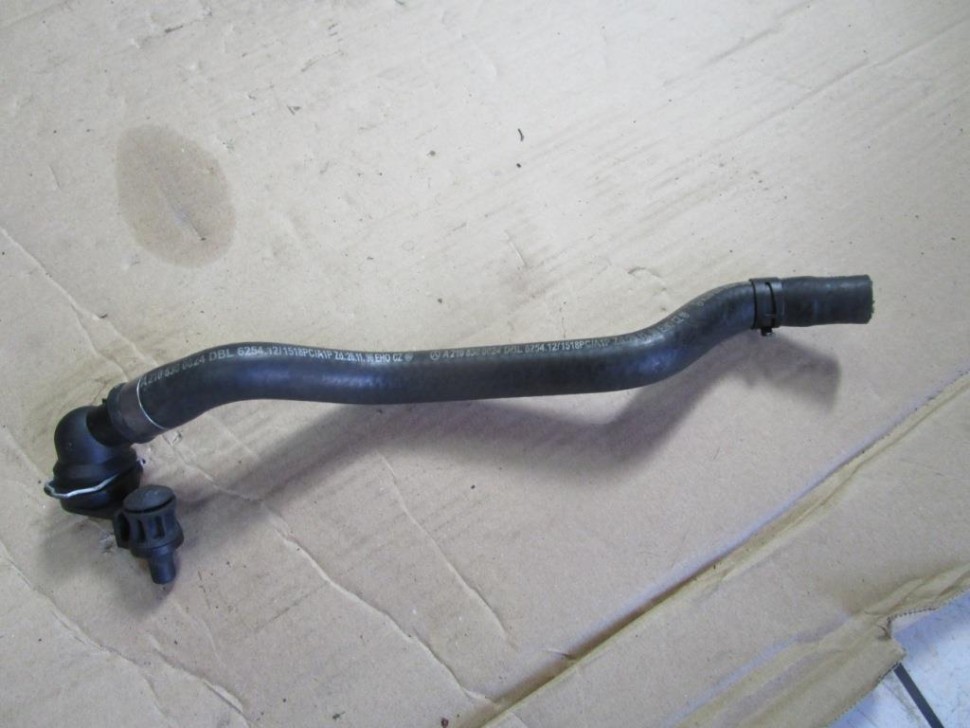 Патрубок ОЖ MERCEDES-BENZ E-класс W210/S210 (1995 - 1999) фото 1 — Разборка Мерседес