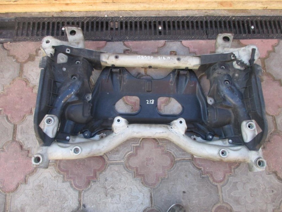 Подрамник передний MERCEDES-BENZ CLS-класс C218/X218 (2010 - 2014) фото 1 — Разборка Мерседес