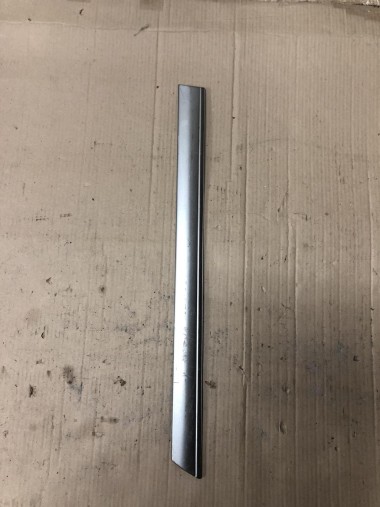 Молдинг двери MERCEDES-BENZ C-класс W202/S202 (1993 - 1997) — Разборка Мерседес