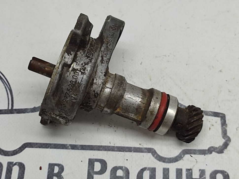 Трамблёр MERCEDES-BENZ W124 W124/S124/C124/A124 (1984 - 1993) фото 1 — Разборка Мерседес