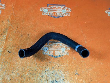 Патрубок ОЖ MERCEDES-BENZ A-класс AMG W176 (2013 - 2015) &mdash; Разборка Мерседес