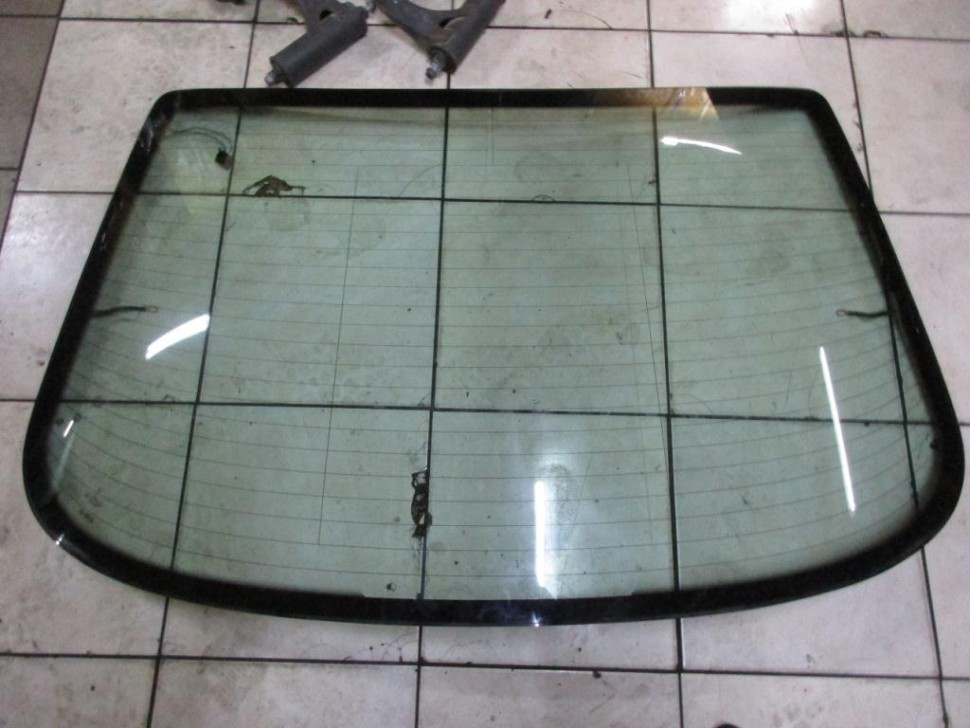 Стекло заднее MERCEDES-BENZ E-класс W210/S210 (1995 - 1999) фото 1 — Разборка Мерседес