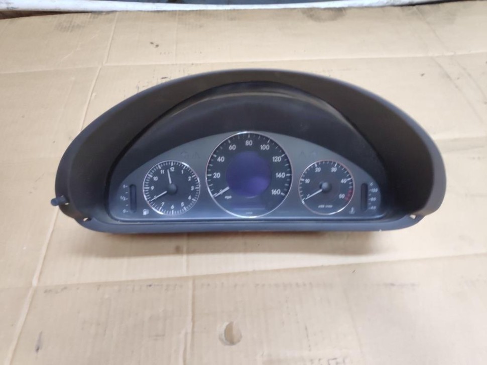 Щиток приборов MERCEDES-BENZ CLK-класс C209/W209 (2002 - 2005) фото 1 — Разборка Мерседес